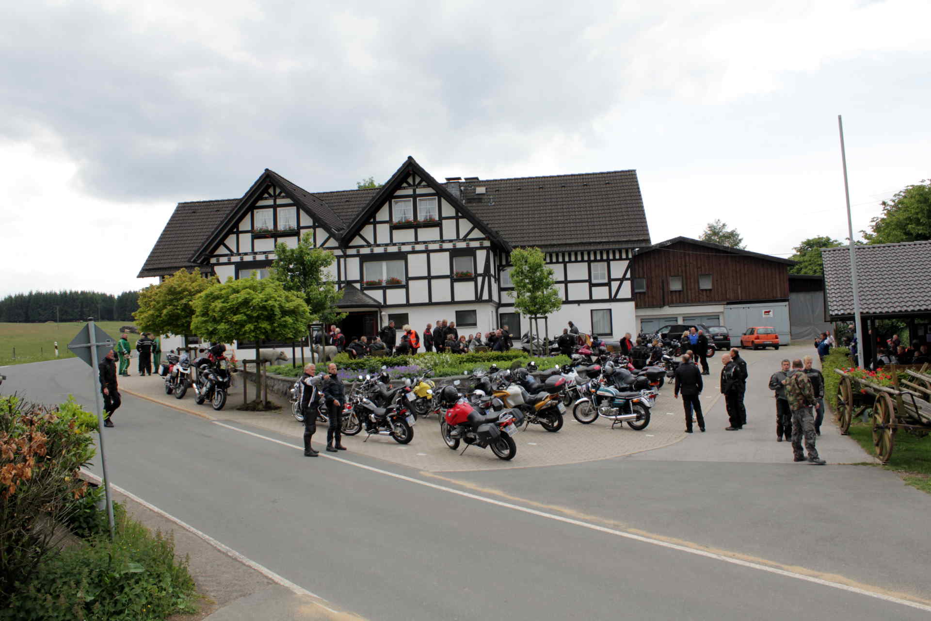 Treffpunkt von 90 Motorradfahrern anlässlich einer Ausfahrt für einen guten Zweck. © altais.de